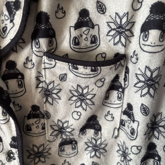 Pokemon Center Womens 2XL Gray Snow Flake Flannel L/S Pajama Set Soft Chest 44" - Picture 5 of 9
